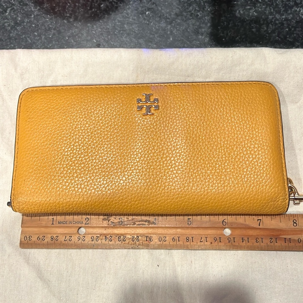 Tory Burch wallet wristlet